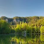 Na Brehu Rybnika Pupek مكان تخييم Kohoutov