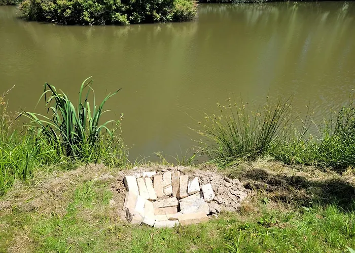 Parque de Campismo Na Břehu Rybníka Pupek *