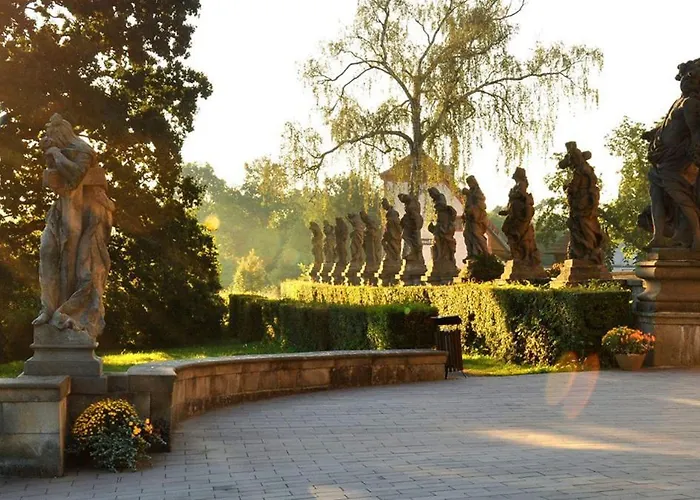 Parque de Campismo Na Břehu Rybníka Pupek